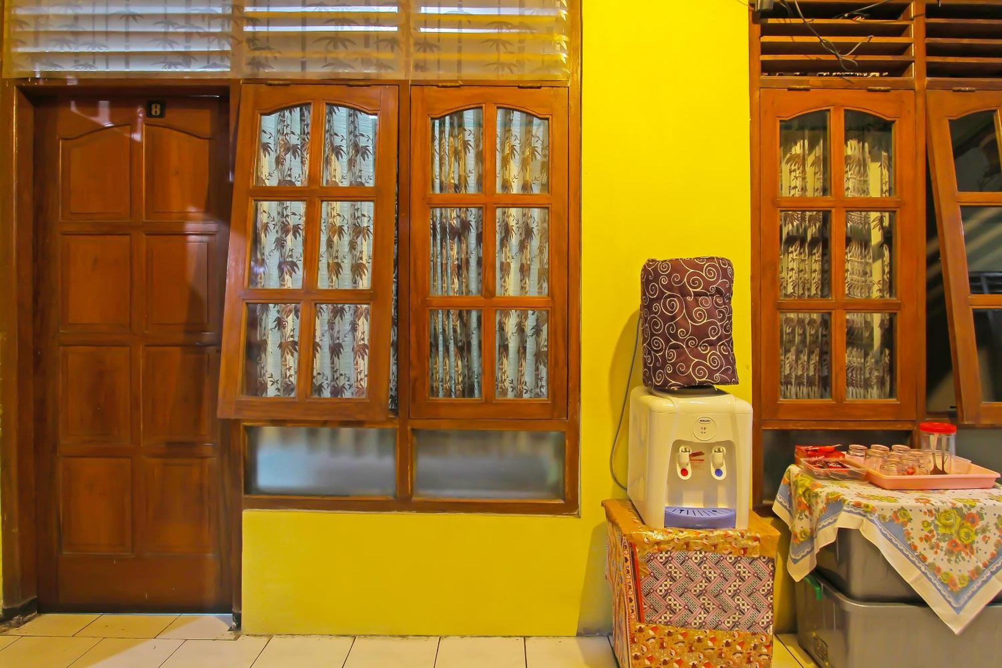 Spot On 91911 Rejeki Homestay Syariah Malioboro 日惹 外观 照片