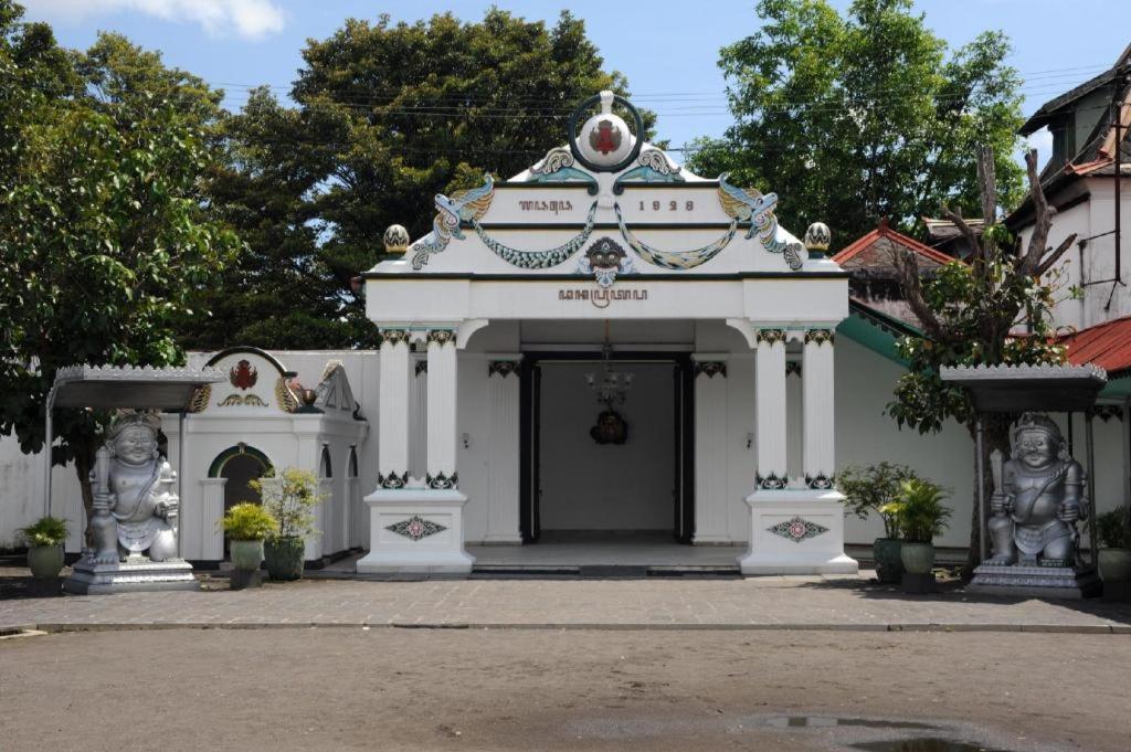 Spot On 91911 Rejeki Homestay Syariah Malioboro 日惹 外观 照片